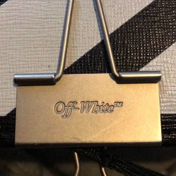 Off White Binder Clip Bag - Picture 4 of 7
